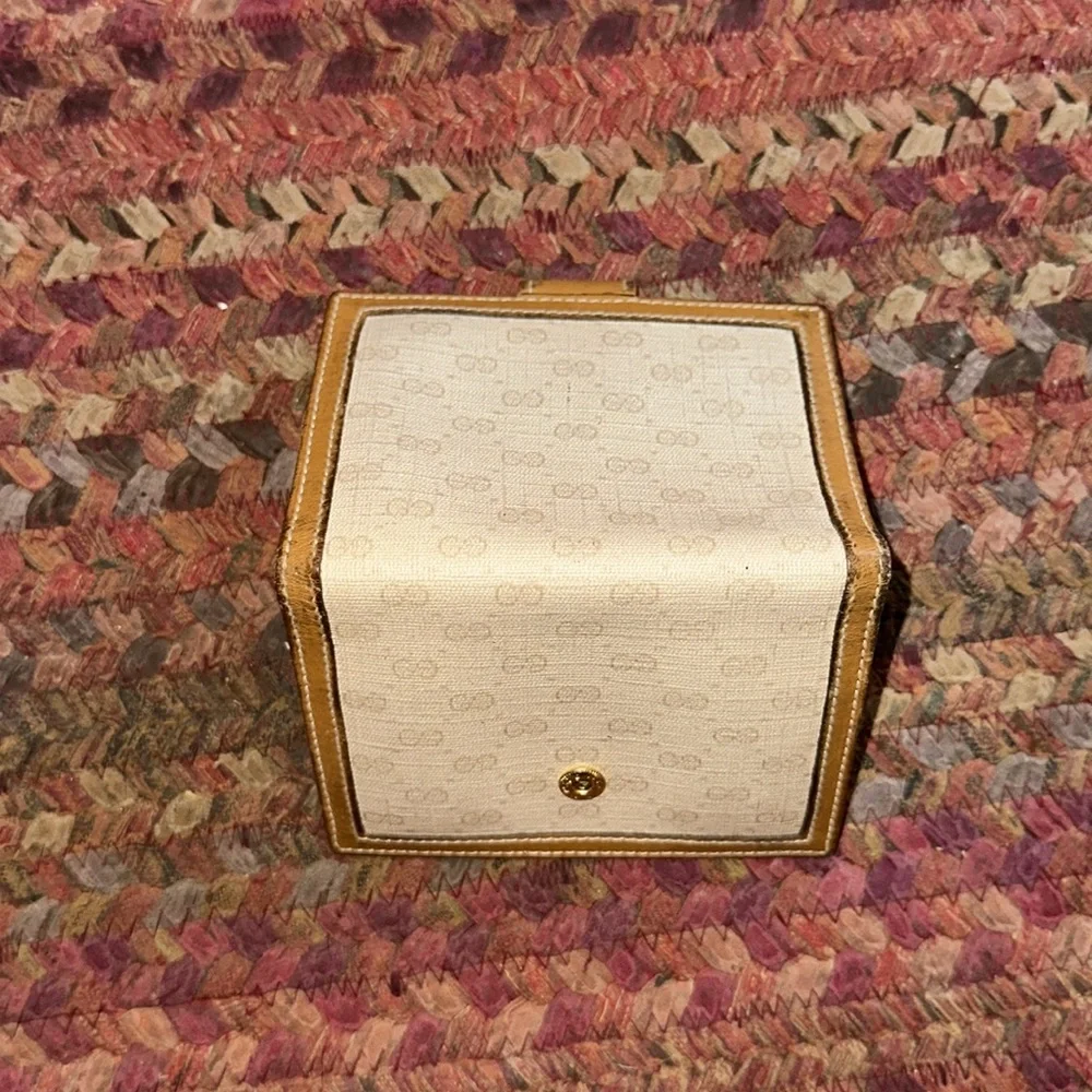 Gucci euc normal
